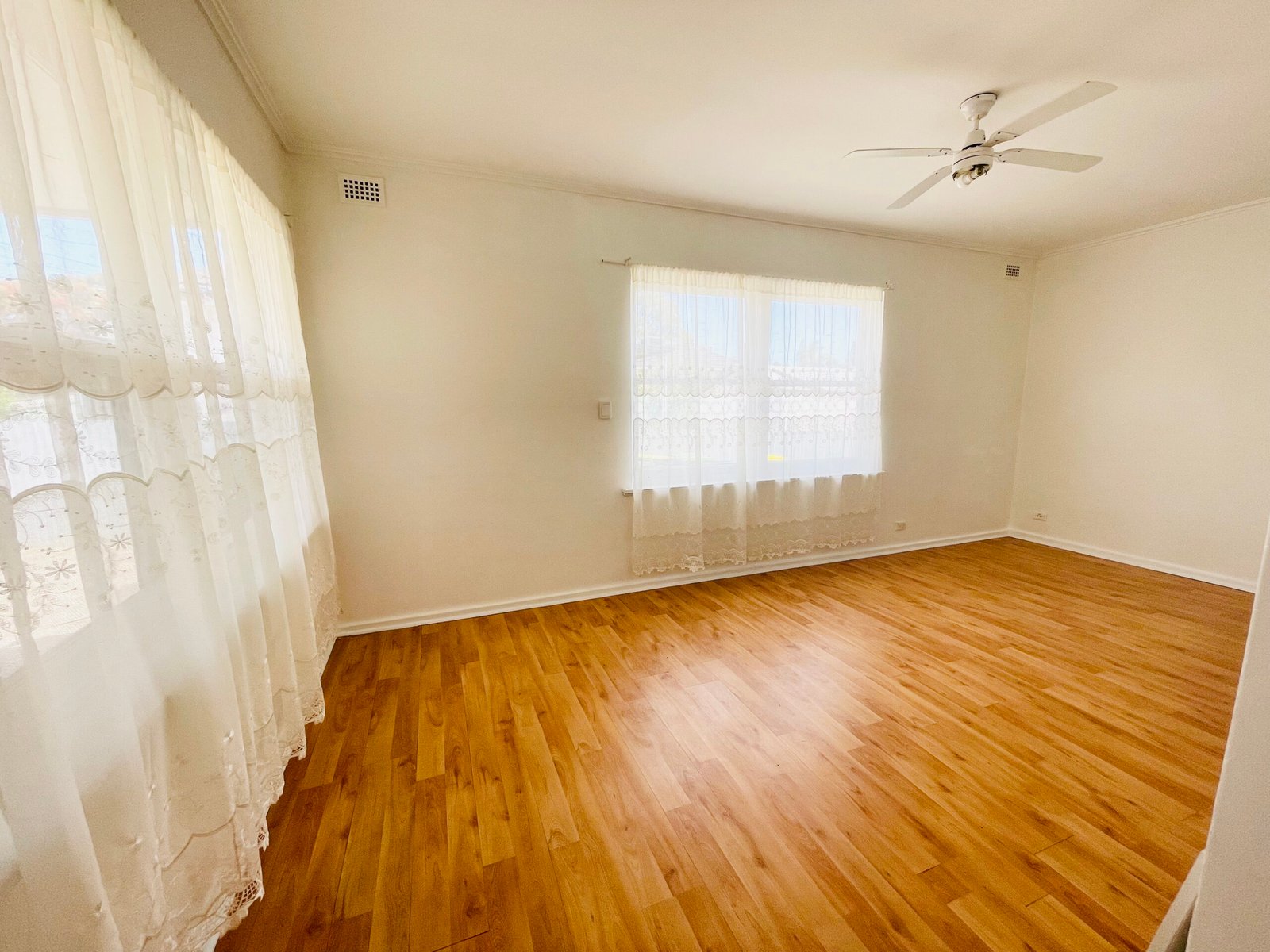 11 Stroud Street, CLEARVIEW