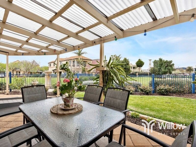 1 MCKINLAY COURT, MAWSON LAKES