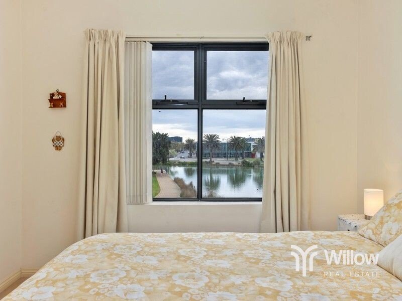 1 MCKINLAY COURT, MAWSON LAKES