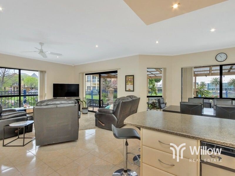 1 MCKINLAY COURT, MAWSON LAKES