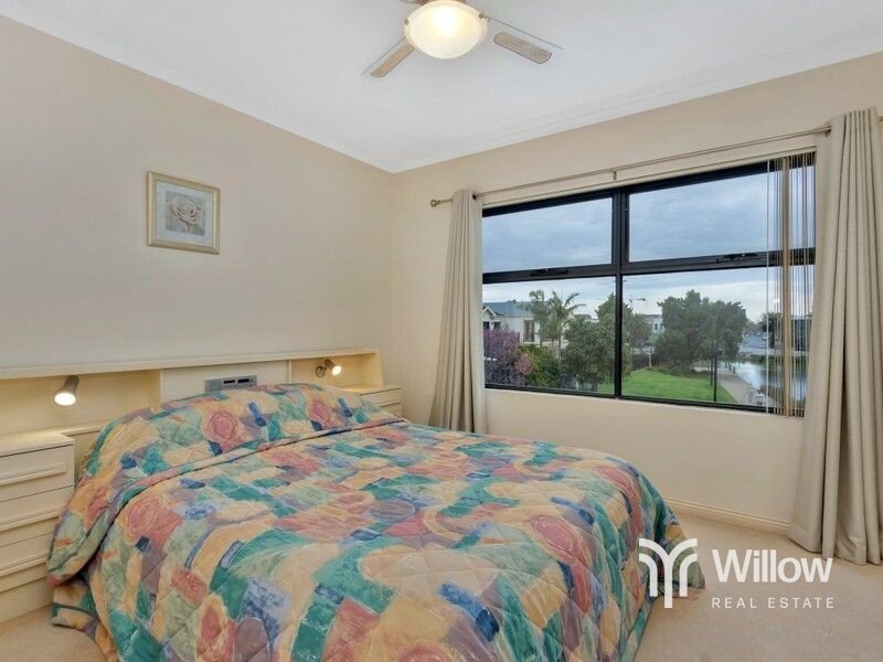 1 MCKINLAY COURT, MAWSON LAKES