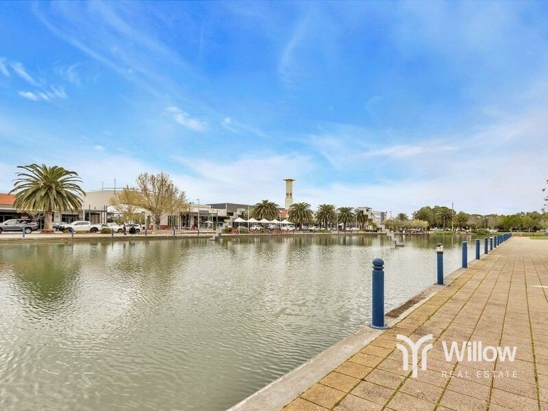 1 MCKINLAY COURT, MAWSON LAKES
