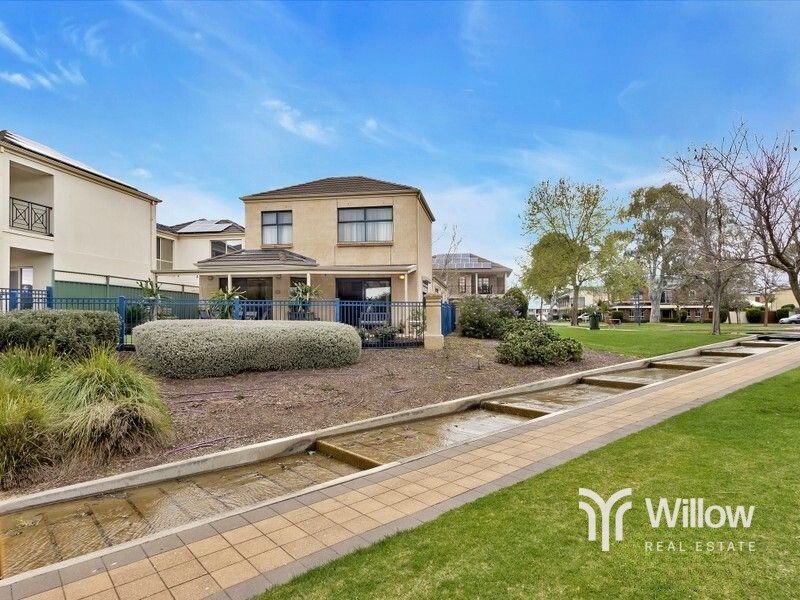 1 MCKINLAY COURT, MAWSON LAKES
