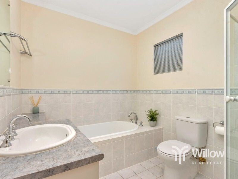 1 MCKINLAY COURT, MAWSON LAKES
