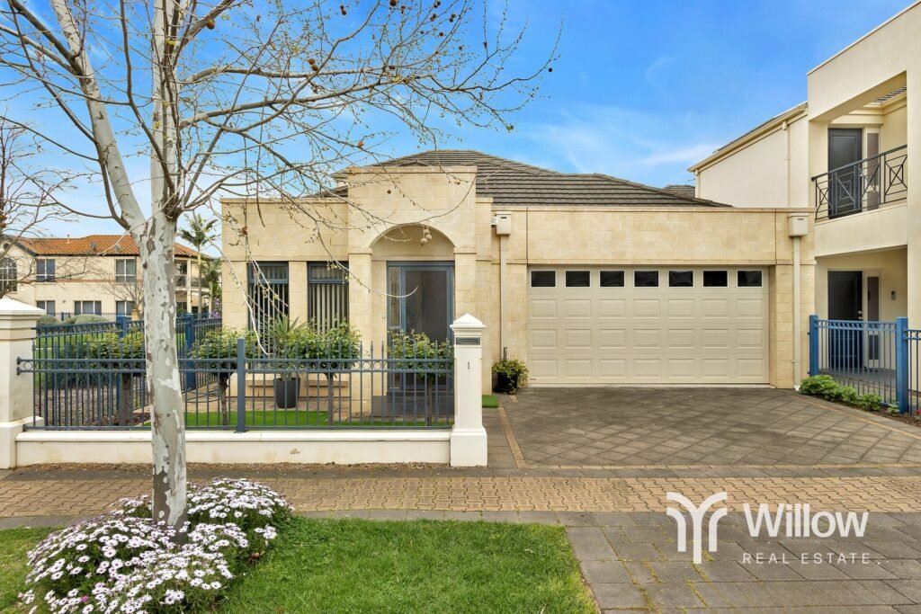 1 MCKINLAY COURT, Mawson Lakes