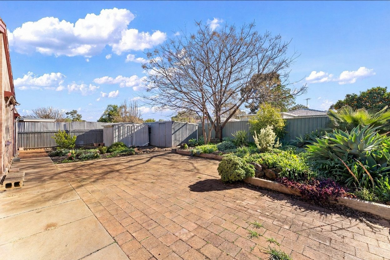 19 WIMBORNE STREET, ELIZABETH DOWNS