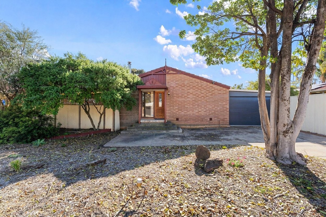 19 WIMBORNE STREET, ELIZABETH DOWNS