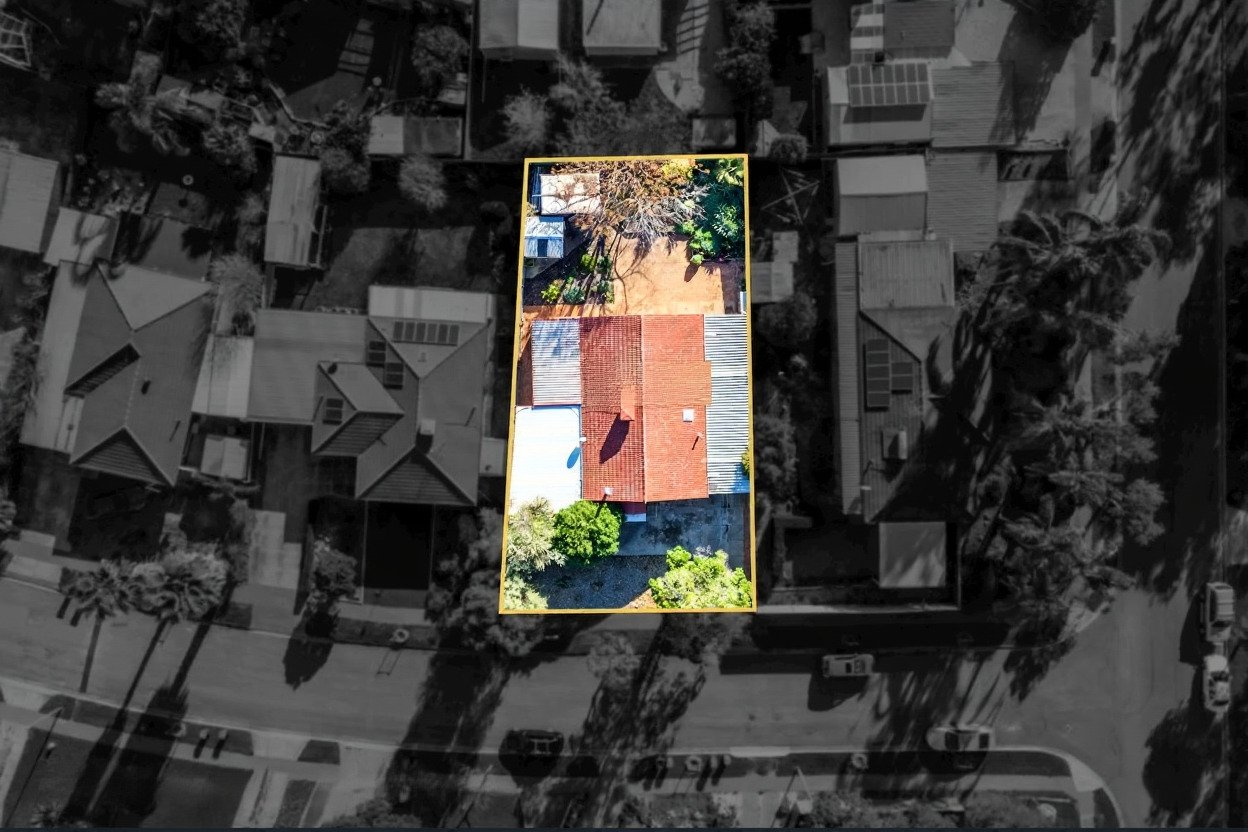 19 WIMBORNE STREET, ELIZABETH DOWNS